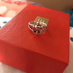 Selling all my James Avery, it never gets worn!